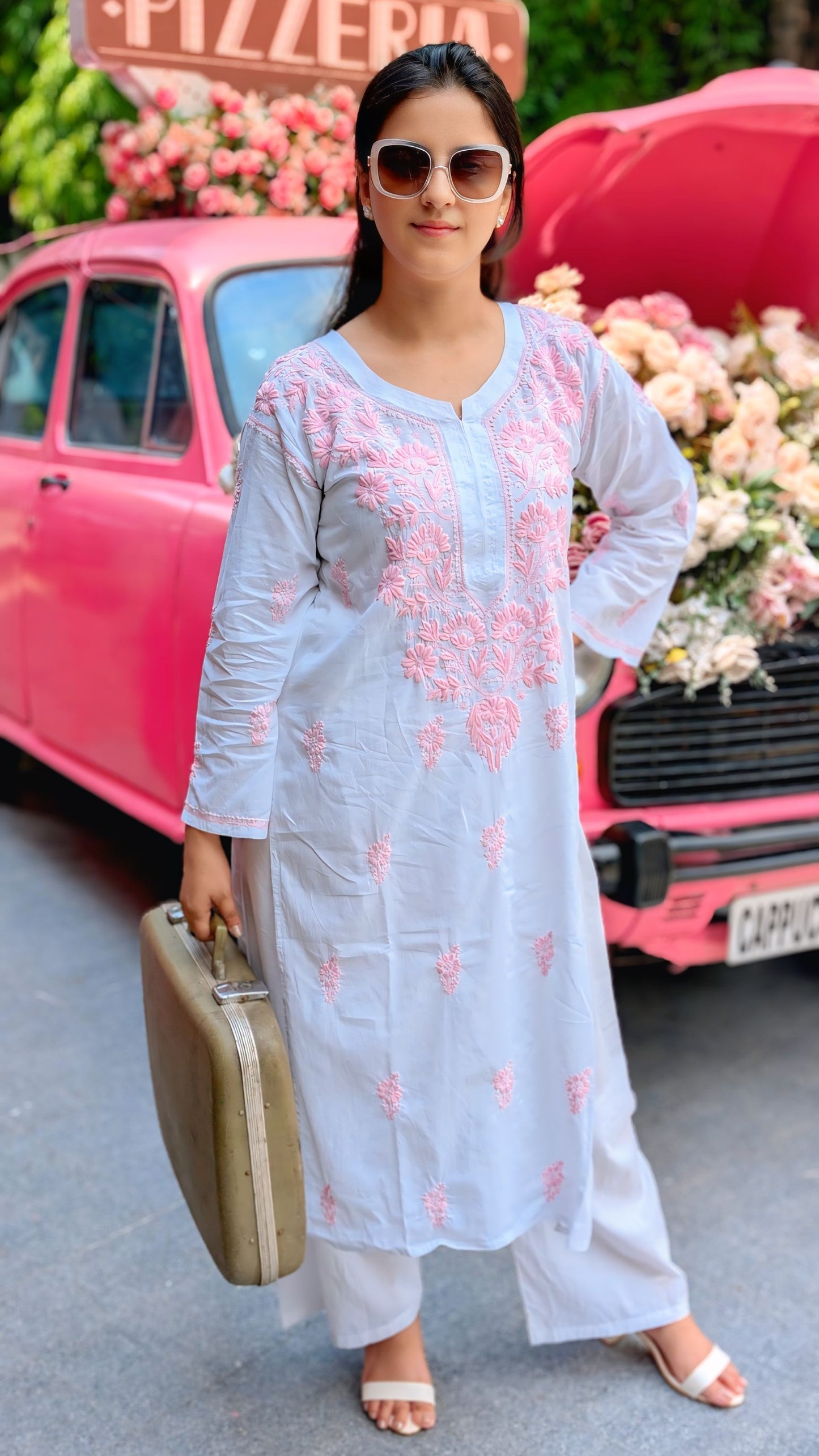 Gulabi- Noor Chikankari mulmul straight Kurta