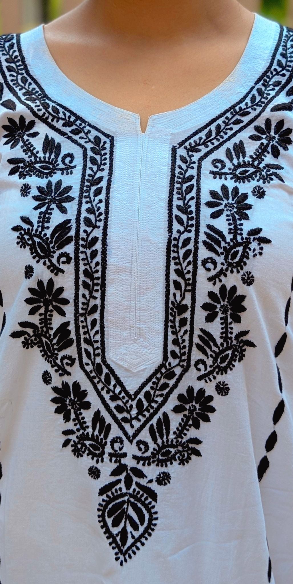 Kari- Zeenat Chikankari mulmul straight Kurta