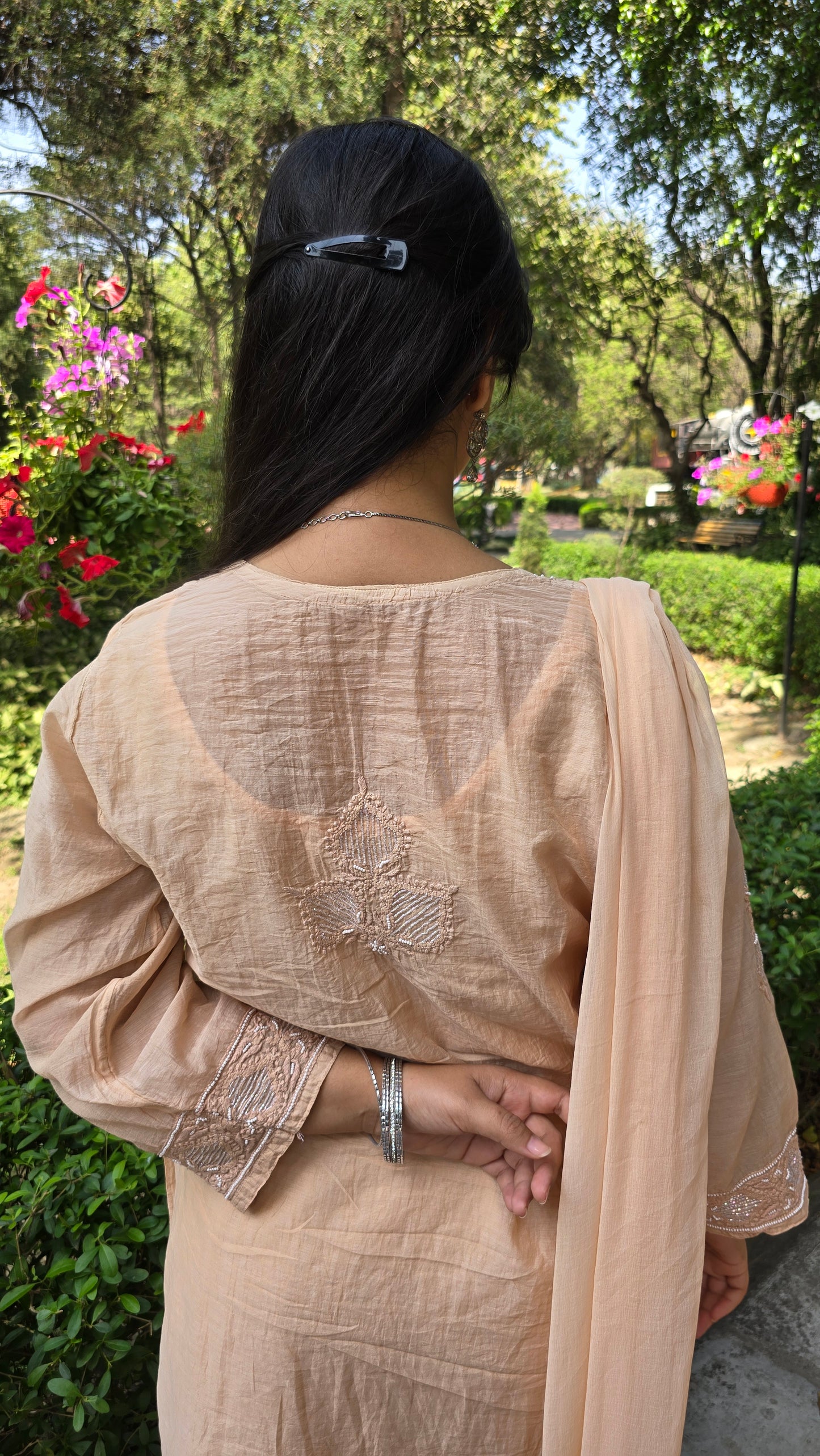 Buta on back of kurta 