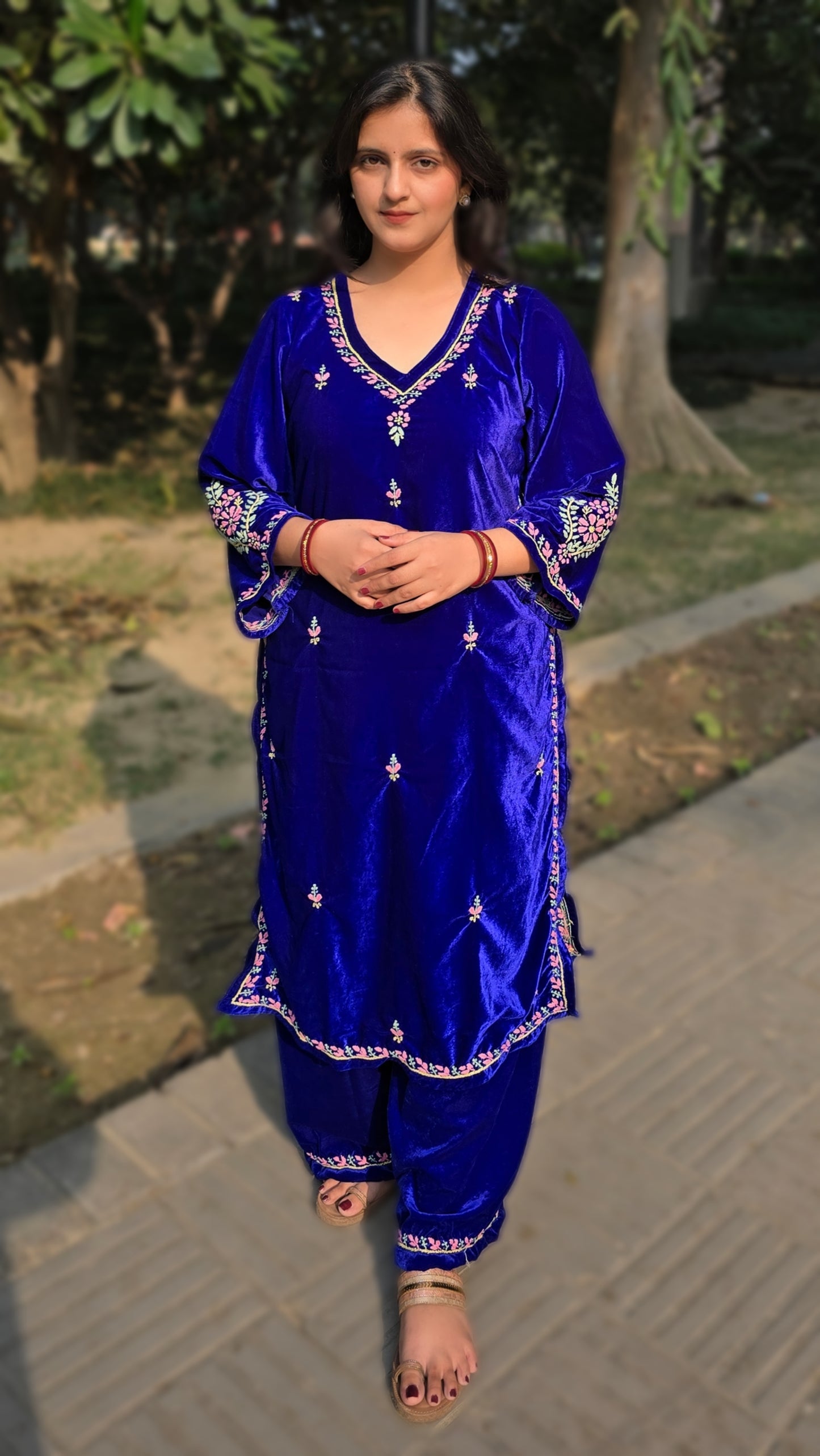 Feroza Makhmal Chikankari Kurta Set