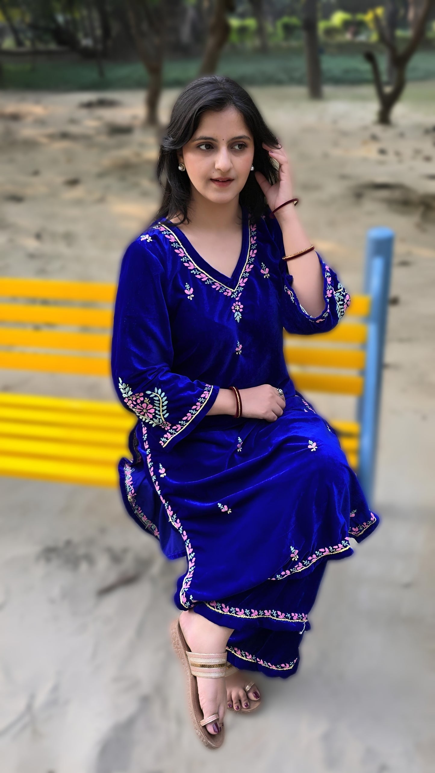 Feroza Makhmal Chikankari Kurta Set