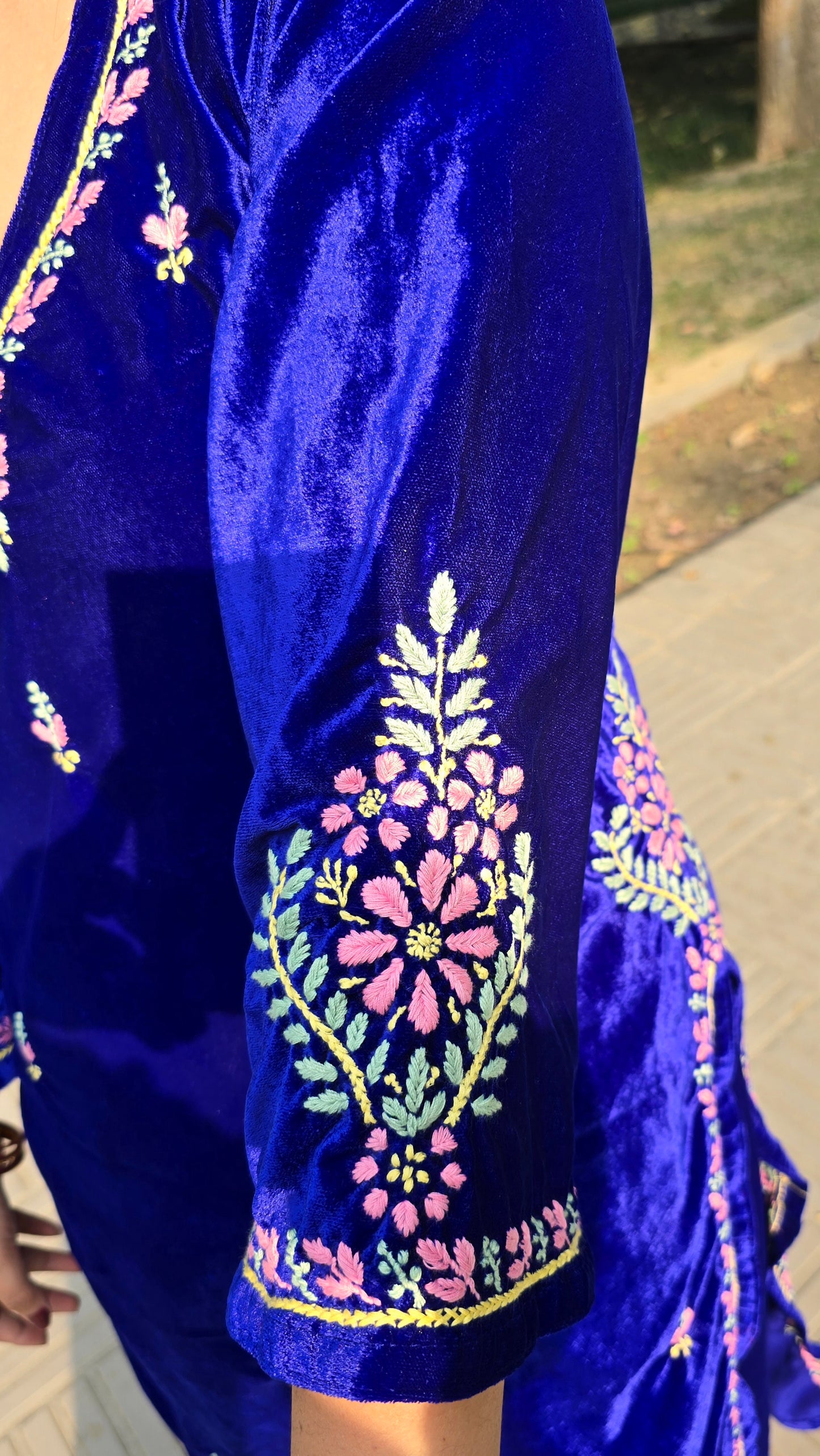 Feroza Makhmal Chikankari Kurta Set