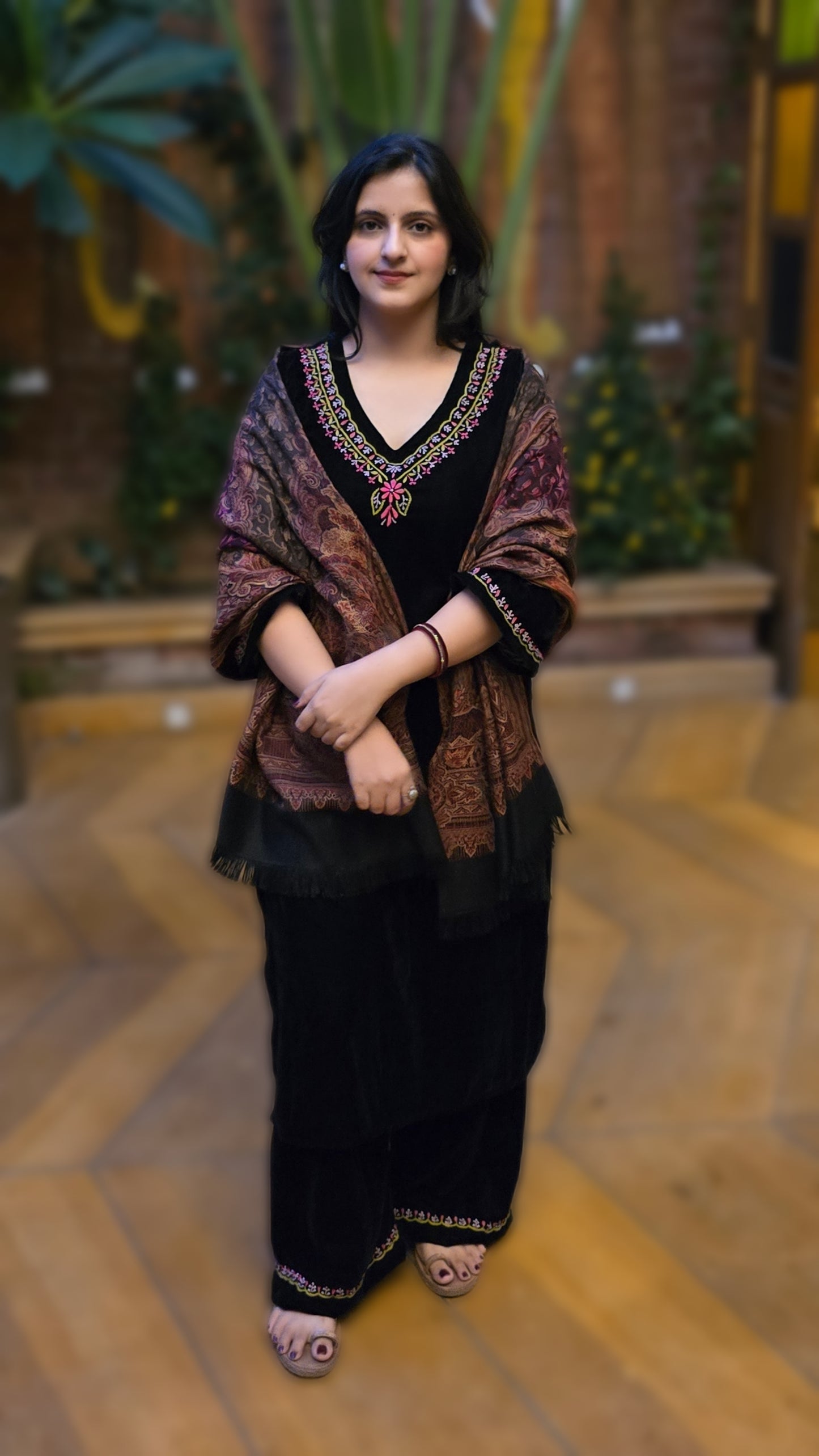 Meshki Makhmal Chikankari Kurta Set